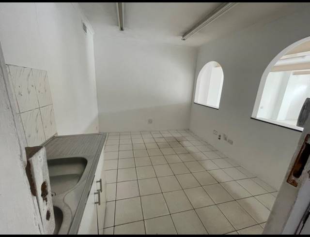 BUSINESS PROPERTY TO RENT IN LONGCROFT